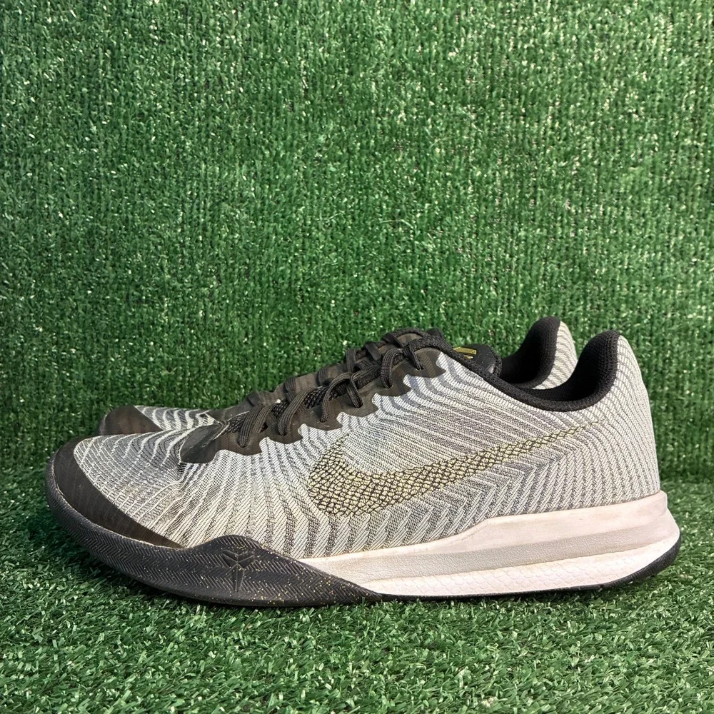 Nike Kobe Mentality 2 818952-005 Low Top Basketball Sneaker Grey Black Mens 10.5
